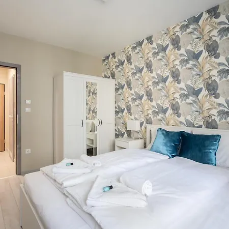 Navy Angel Apartment With Balcony Budapest Exterior photo